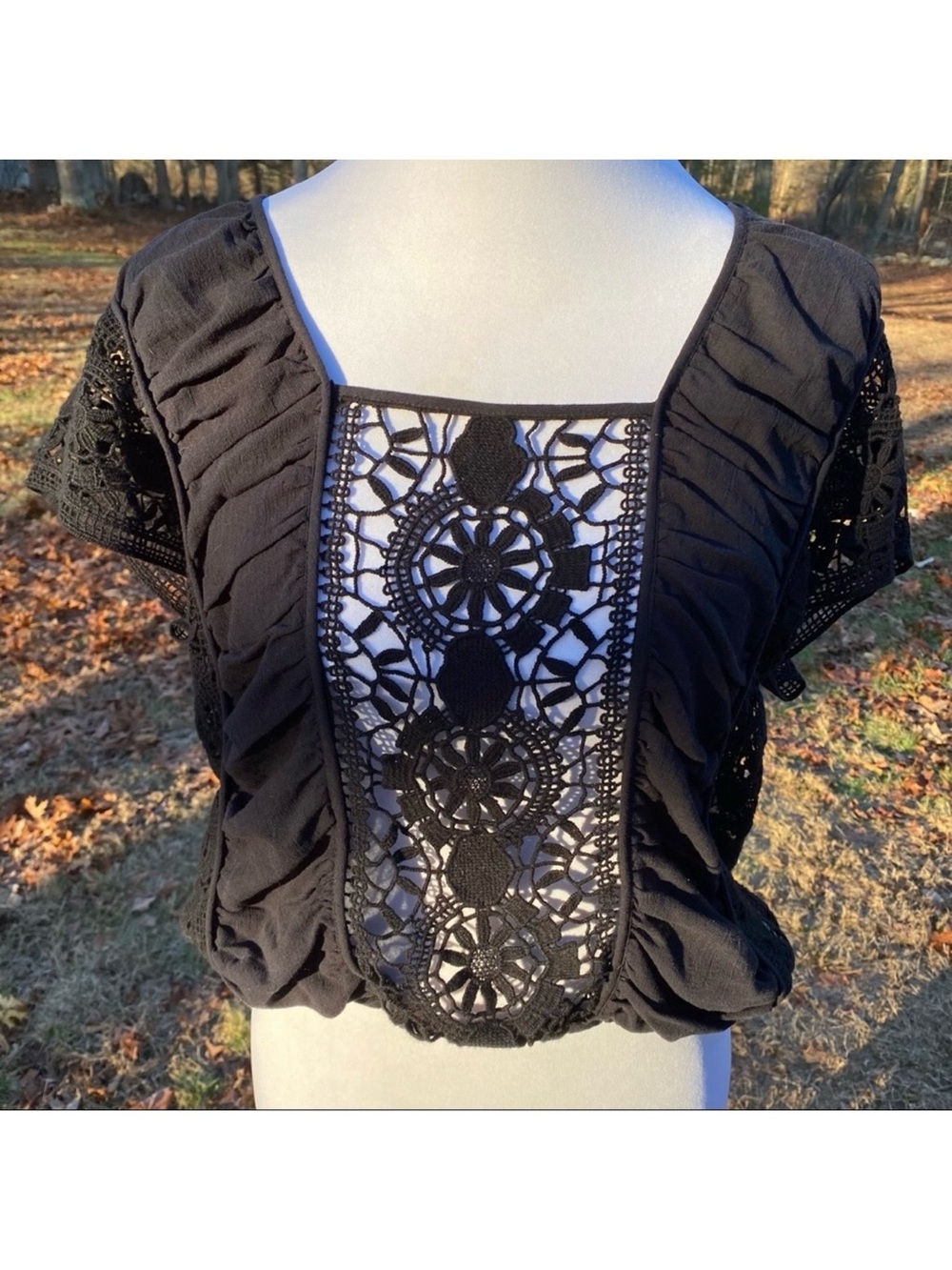 FREE PEOPLE TOP CROPPED BLACK BOHO OPEN WORK LACE Size SMALL